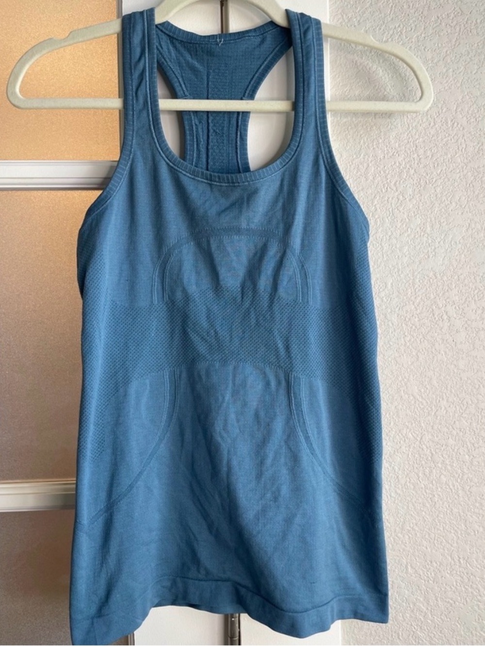 Lululemon swiftly tech blue tank